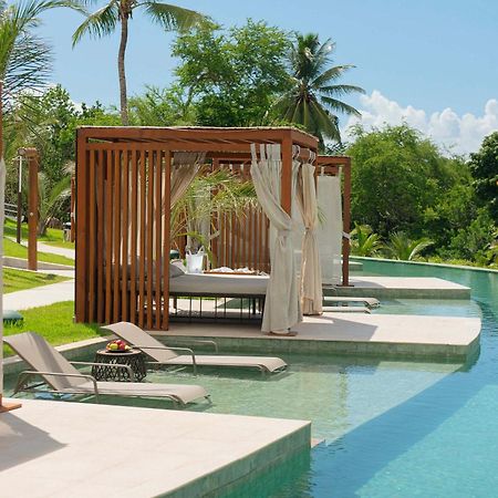 Hotel Deville Prime Salvador Luaran gambar The swimming pool at the resort