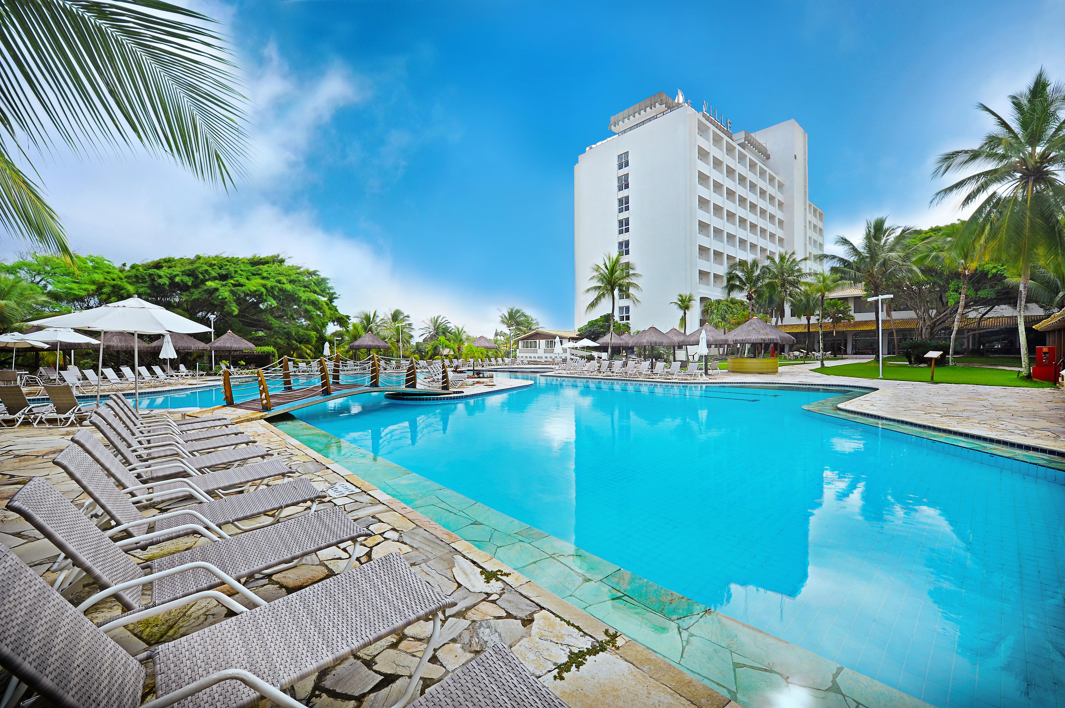 Hotel Deville Prime Salvador Luaran gambar The pool at the hotel
