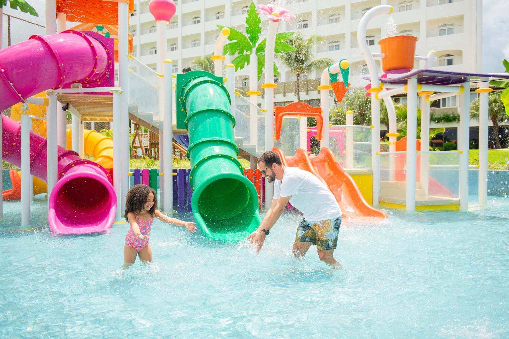 Hotel Deville Prime Salvador Luaran gambar Water Park