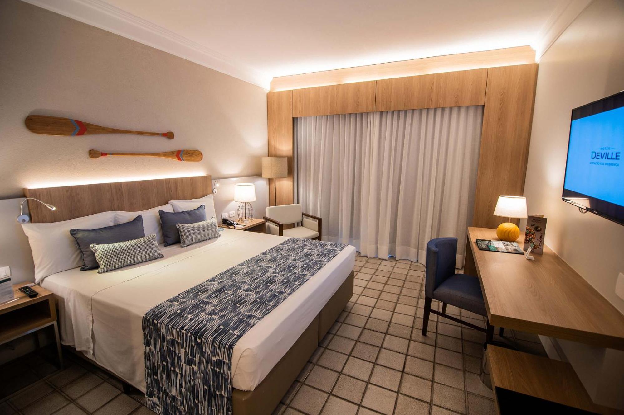 Hotel Deville Prime Salvador Luaran gambar A room at the hotel