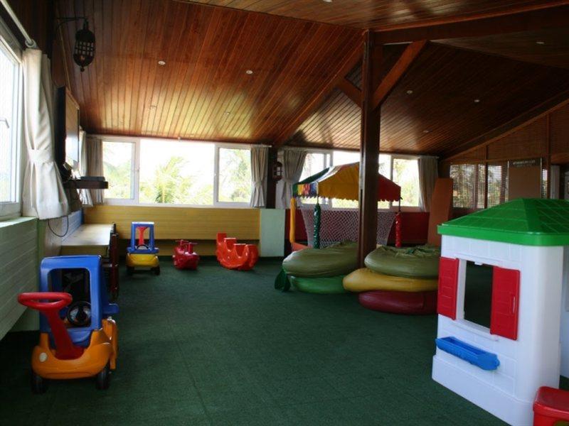 Hotel Deville Prime Salvador Luaran gambar The interior of the playroom