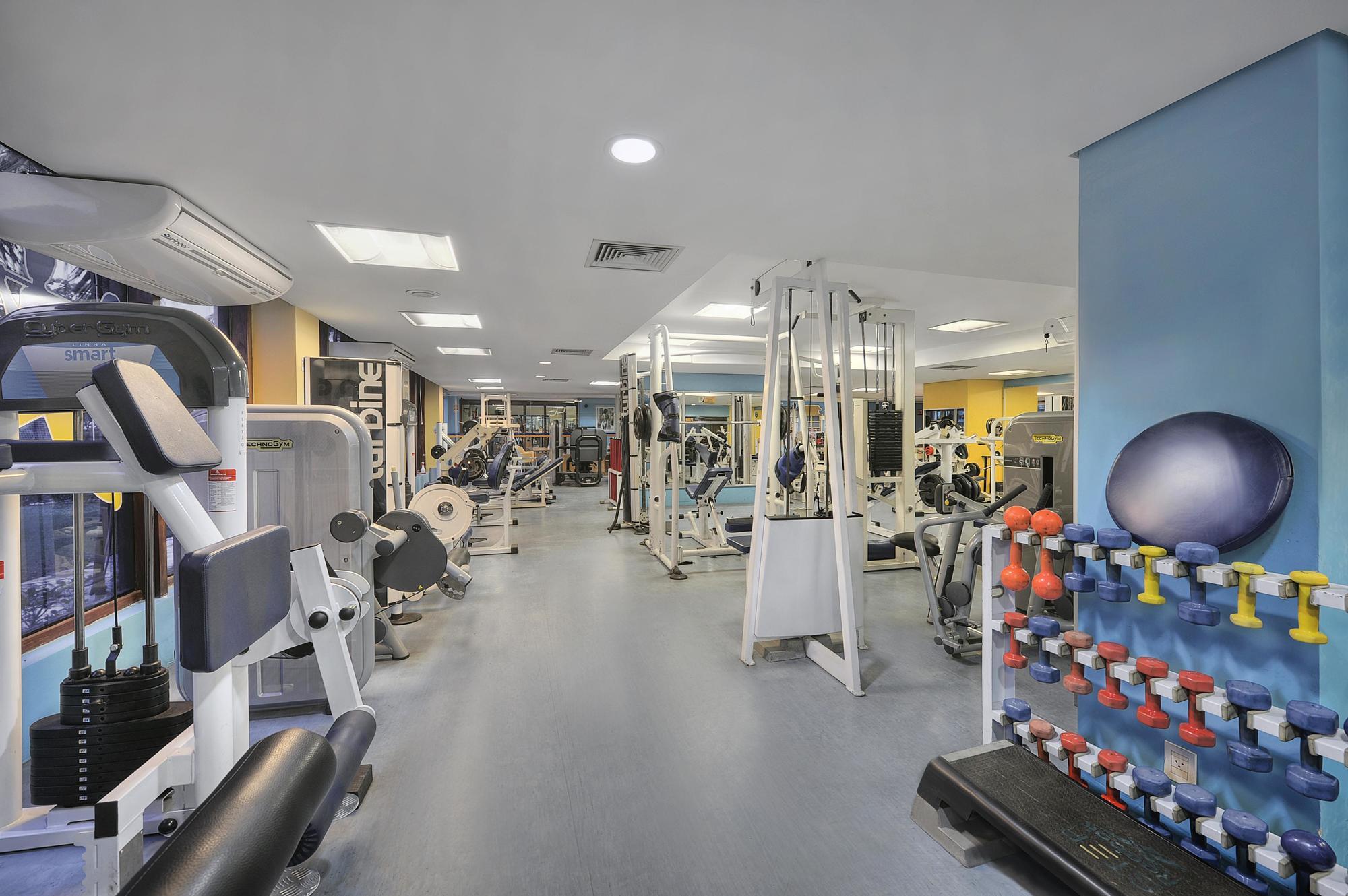 Hotel Deville Prime Salvador Luaran gambar The gym at the University of Bath